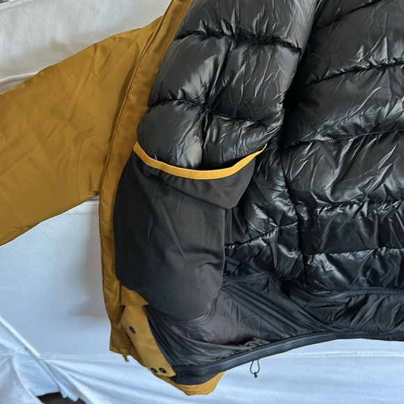 Arc’teryx Macai jacket, size large - Picture 9 of 14